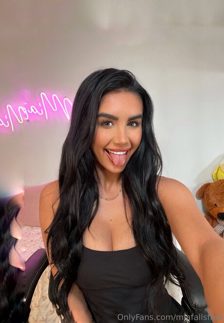 Photo nue de fuite OnlyFans de Miafallsfree