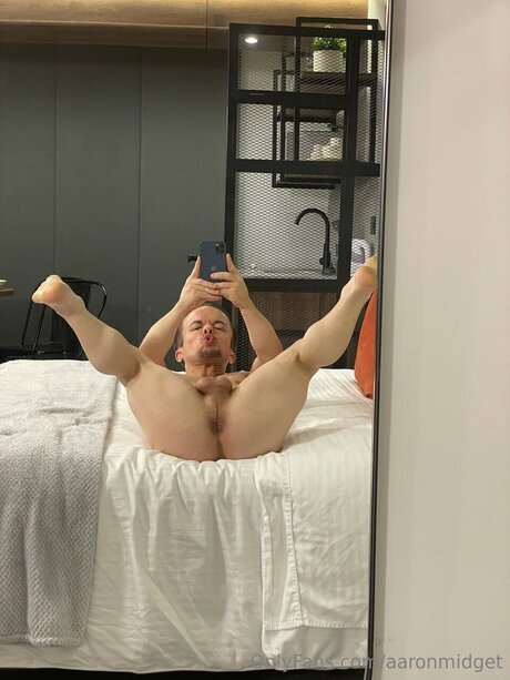Aaronmidget