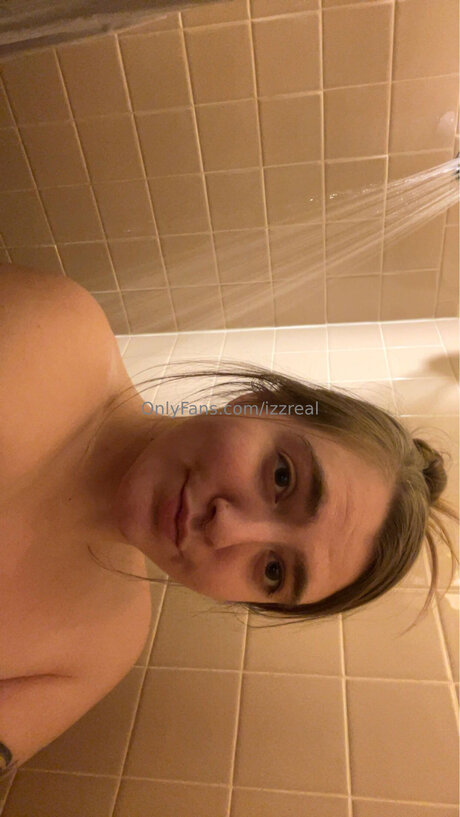 Photo nue de fuite OnlyFans de Izzreal