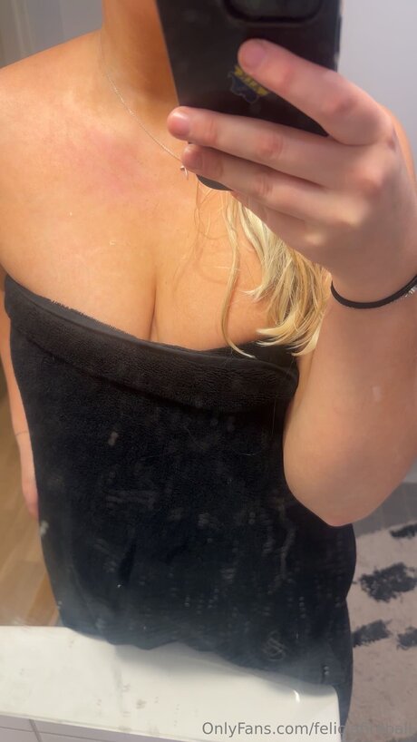Photo nue de fuite OnlyFans de Feliciafireball
