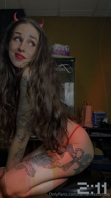 Photo nue de fuite OnlyFans de Taniamisstattoo