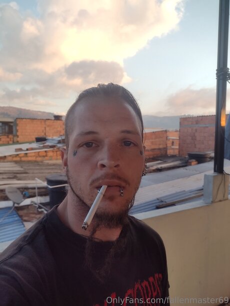 Photo nue de fuite OnlyFans de Fallenmaster69