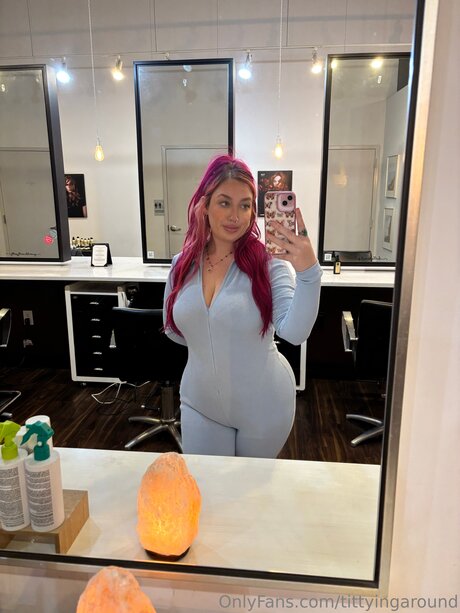 Photo nue de fuite OnlyFans de Tittyingaround