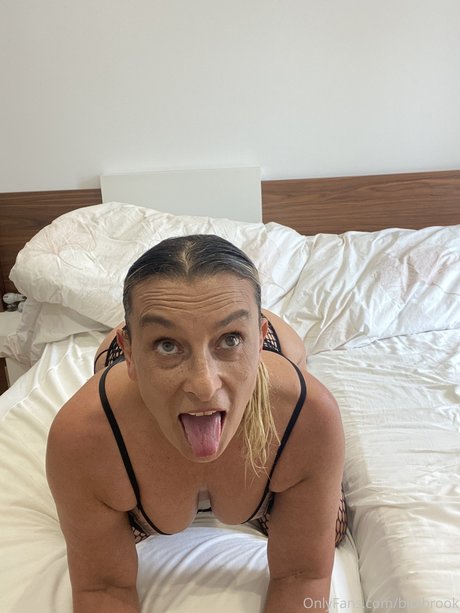 Sandra Maria Brook