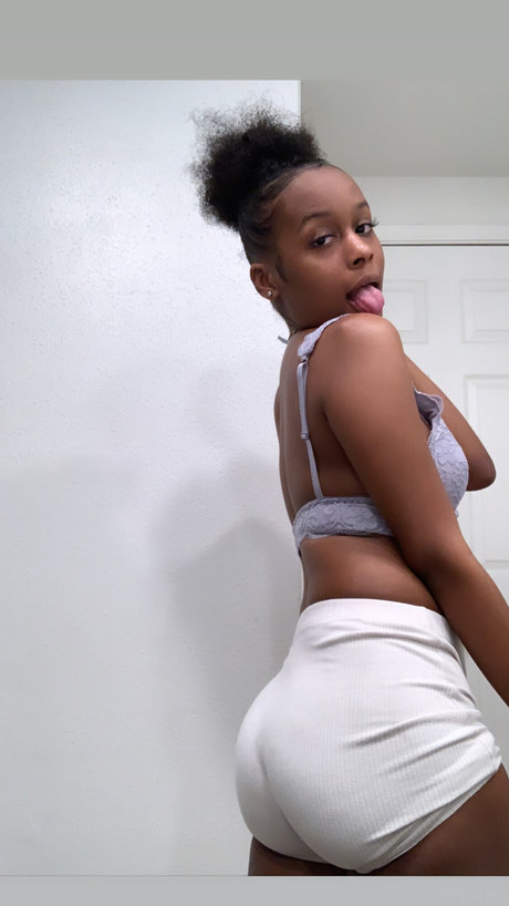 Photo nue de fuite OnlyFans de Xxitsyummy