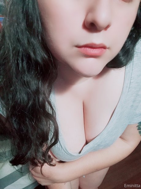 Photo nue de fuite OnlyFans de Eminitta