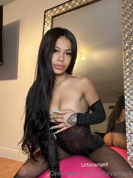 Photo nue de fuite OnlyFans de Angel