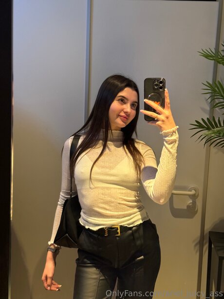 Photo nue de fuite OnlyFans de Ariel Juicy Ass