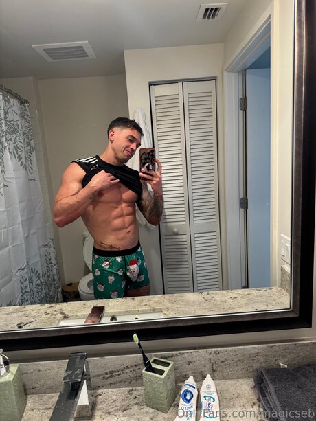 Photo nue de fuite OnlyFans de Magicseb