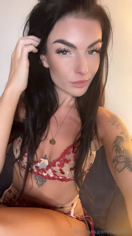 Photo nue de fuite OnlyFans de Navyrein