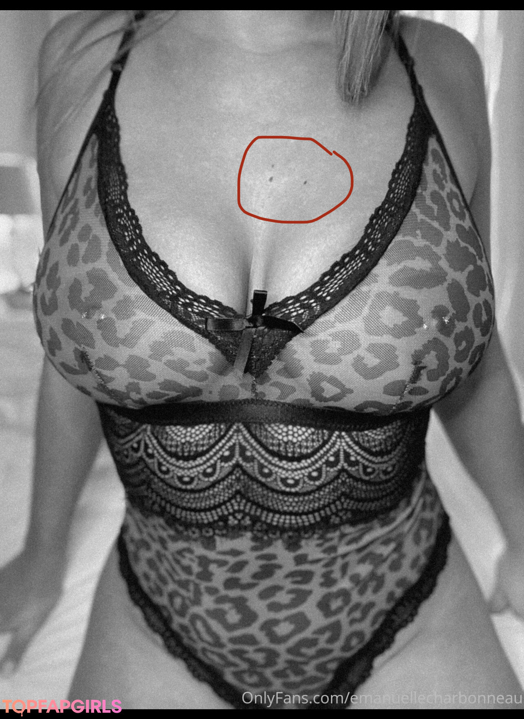 Photo nue de fuite OnlyFans de Emanuelle Charboneau #13 Photo nue de fuite OnlyFans de Emanuelle Charboneau #13
