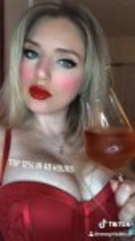 Photo nue de fuite OnlyFans de Aura Elyanah