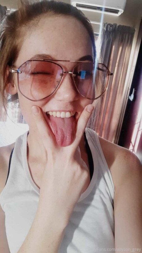 Photo nue de fuite OnlyFans de Allyson Grey