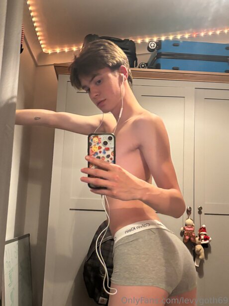 Photo nue de fuite OnlyFans de Levygoth69