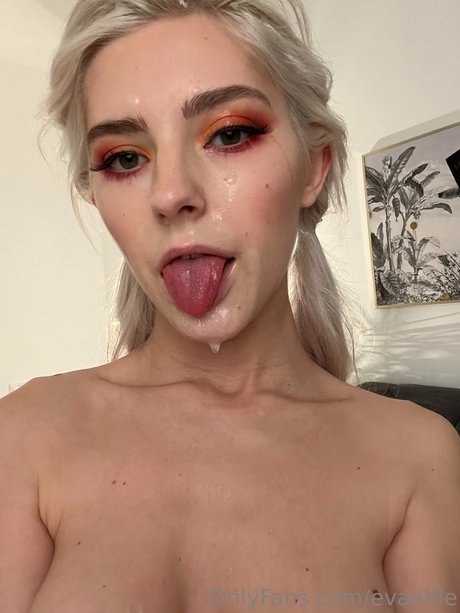 Eva Elfie