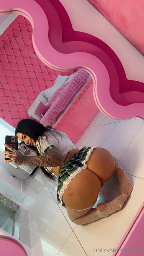 Photo nue de fuite OnlyFans de Karmenkarma