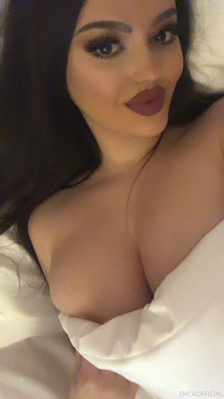 Photo nue de fuite OnlyFans de Encaofficial Enca Haxhia