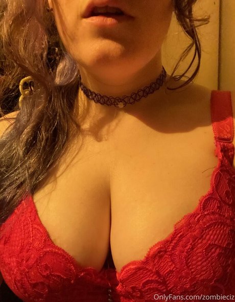 Photo nue de fuite OnlyFans de Zombieciz