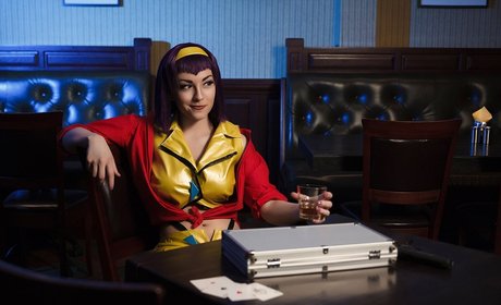 Zoe Volf Cosplay