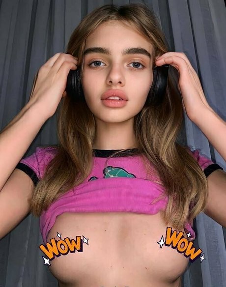 Zoe_cox