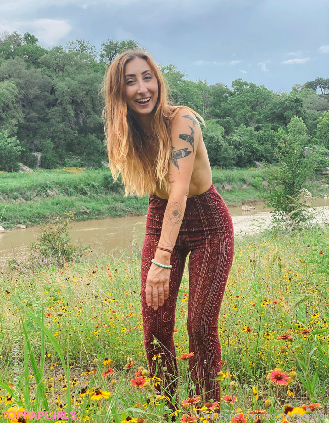 Photo nue de fuite OnlyFans de Zoebytheriverfree #16 Photo nue de fuite OnlyFans de Zoebytheriverfree #16