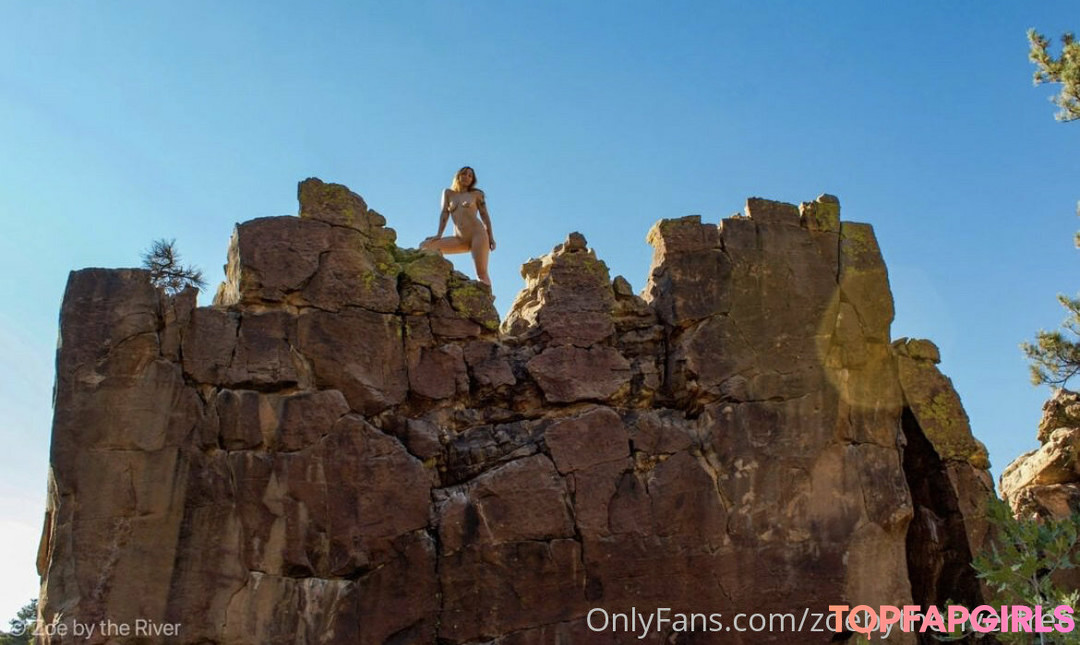 Photo nue de fuite OnlyFans de Zoebytheriverfree #232 Photo nue de fuite OnlyFans de Zoebytheriverfree #232