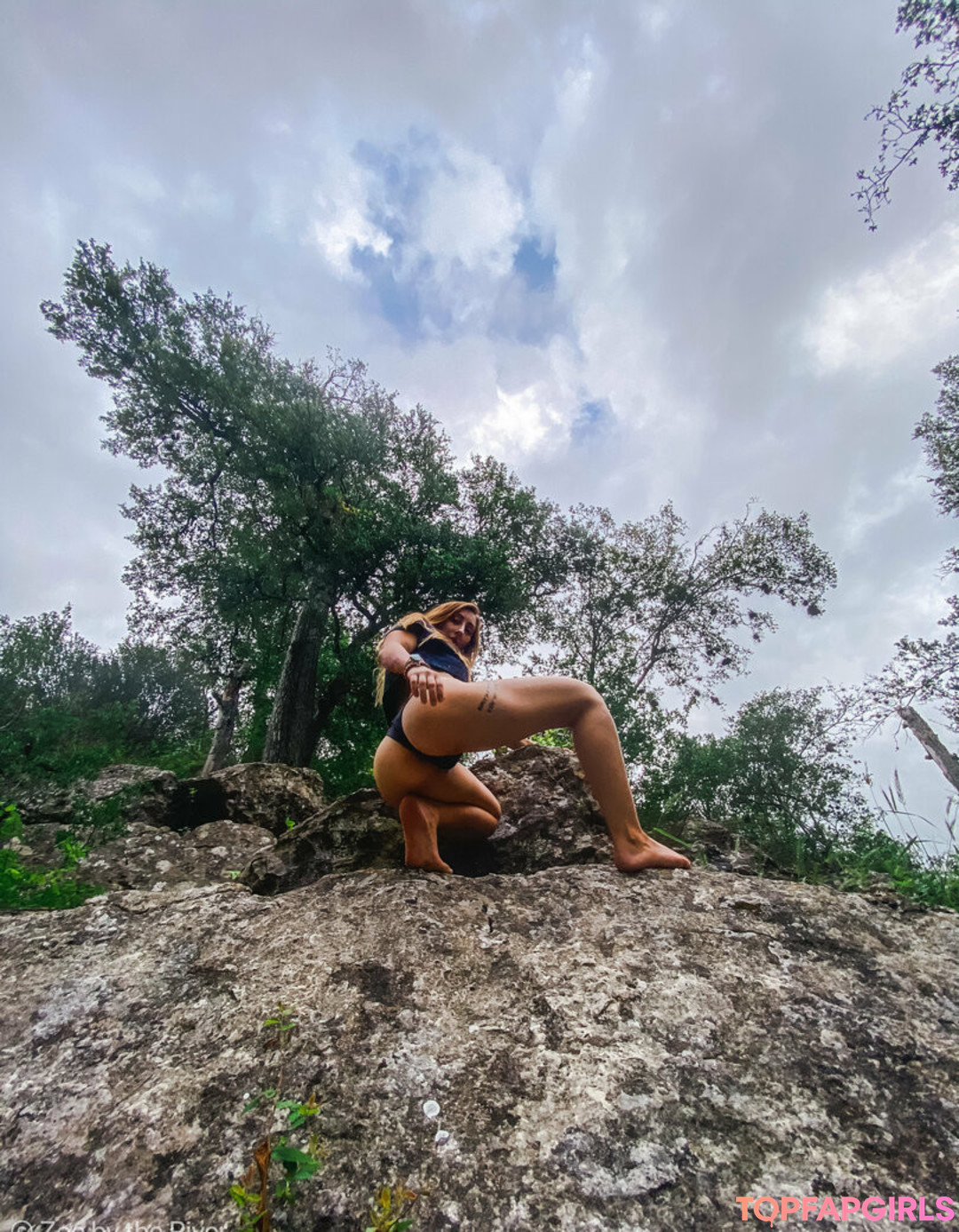 Photo nue de fuite OnlyFans de Zoebytheriverfree #63 Photo nue de fuite OnlyFans de Zoebytheriverfree #63