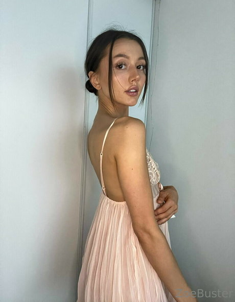 Photo nue de fuite OnlyFans de Zoebustard