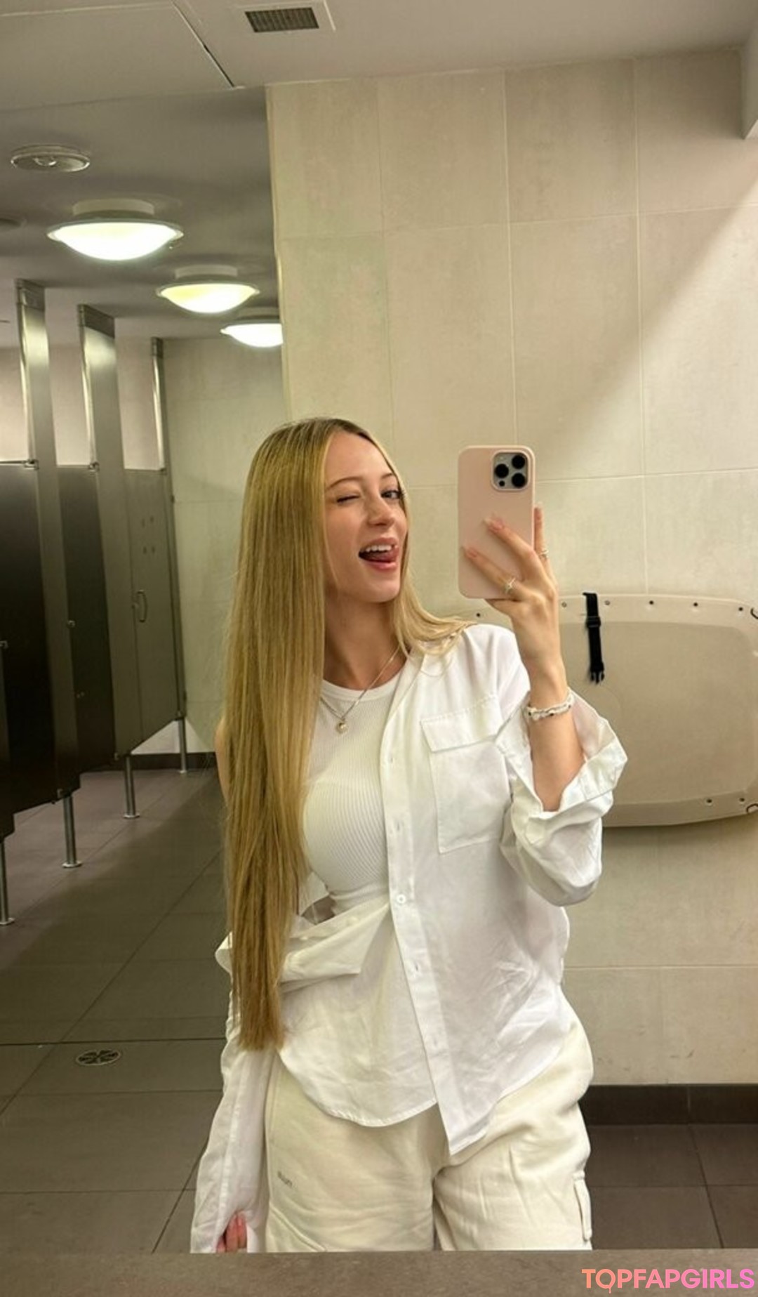 Photo nue de fuite OnlyFans de Sophia Diamond #1104 Photo nue de fuite OnlyFans de Sophia Diamond #1104