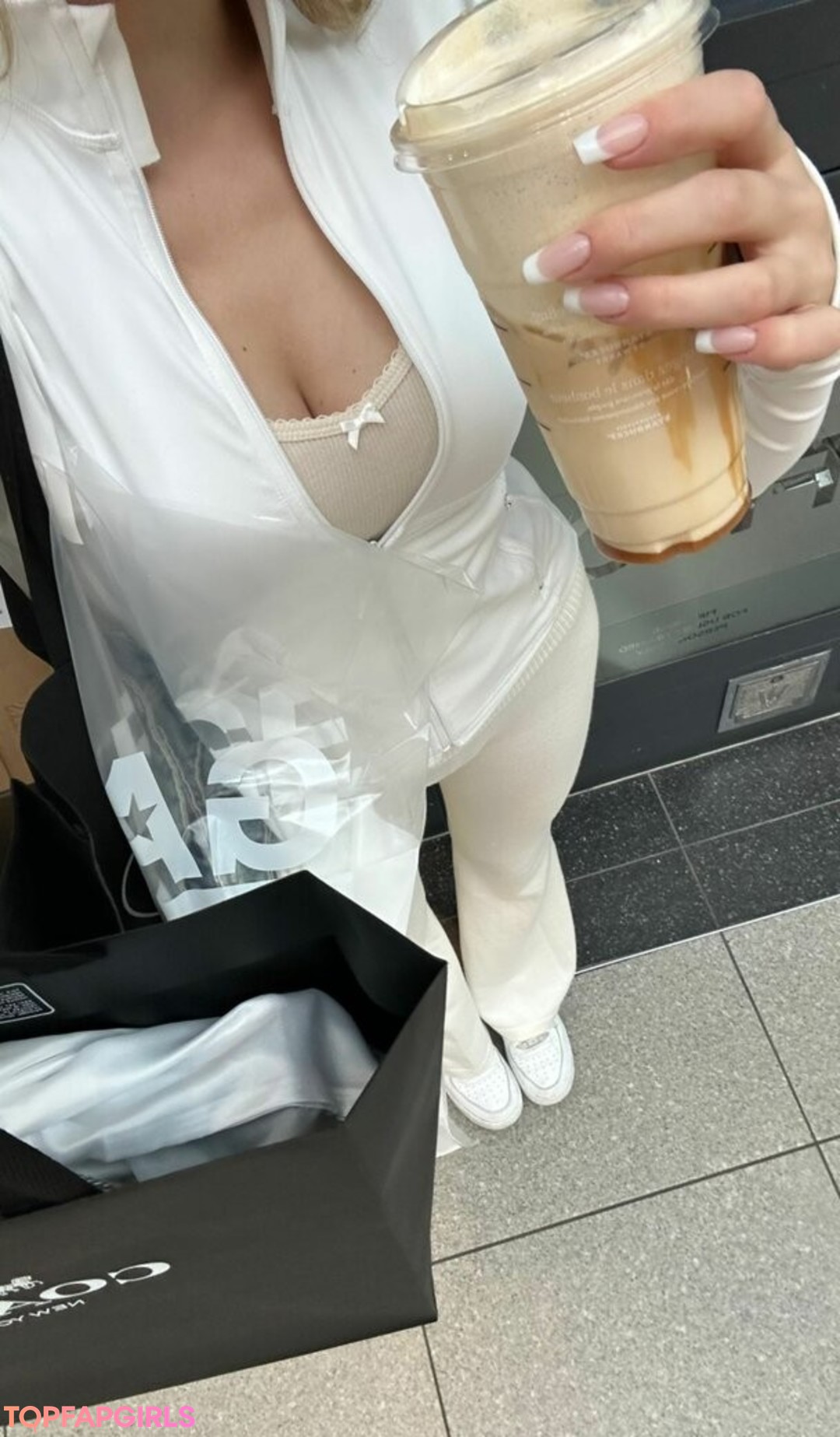 Photo nue de fuite OnlyFans de Sophia Diamond #1114 Photo nue de fuite OnlyFans de Sophia Diamond #1114