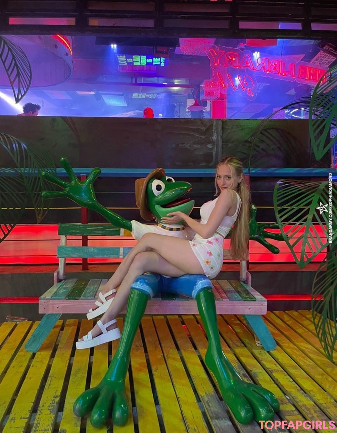 Photo nue de fuite OnlyFans de Sophia Diamond #102 Photo nue de fuite OnlyFans de Sophia Diamond #102
