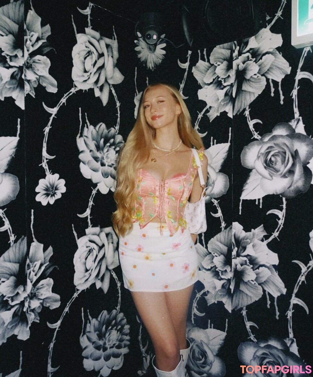 Photo nue de fuite OnlyFans de Sophia Diamond #321 Photo nue de fuite OnlyFans de Sophia Diamond #321