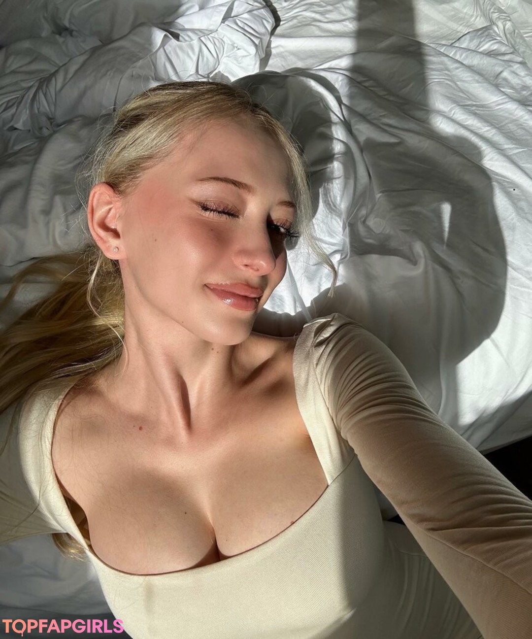 Photo nue de fuite OnlyFans de Sophia Diamond #687 Photo nue de fuite OnlyFans de Sophia Diamond #687