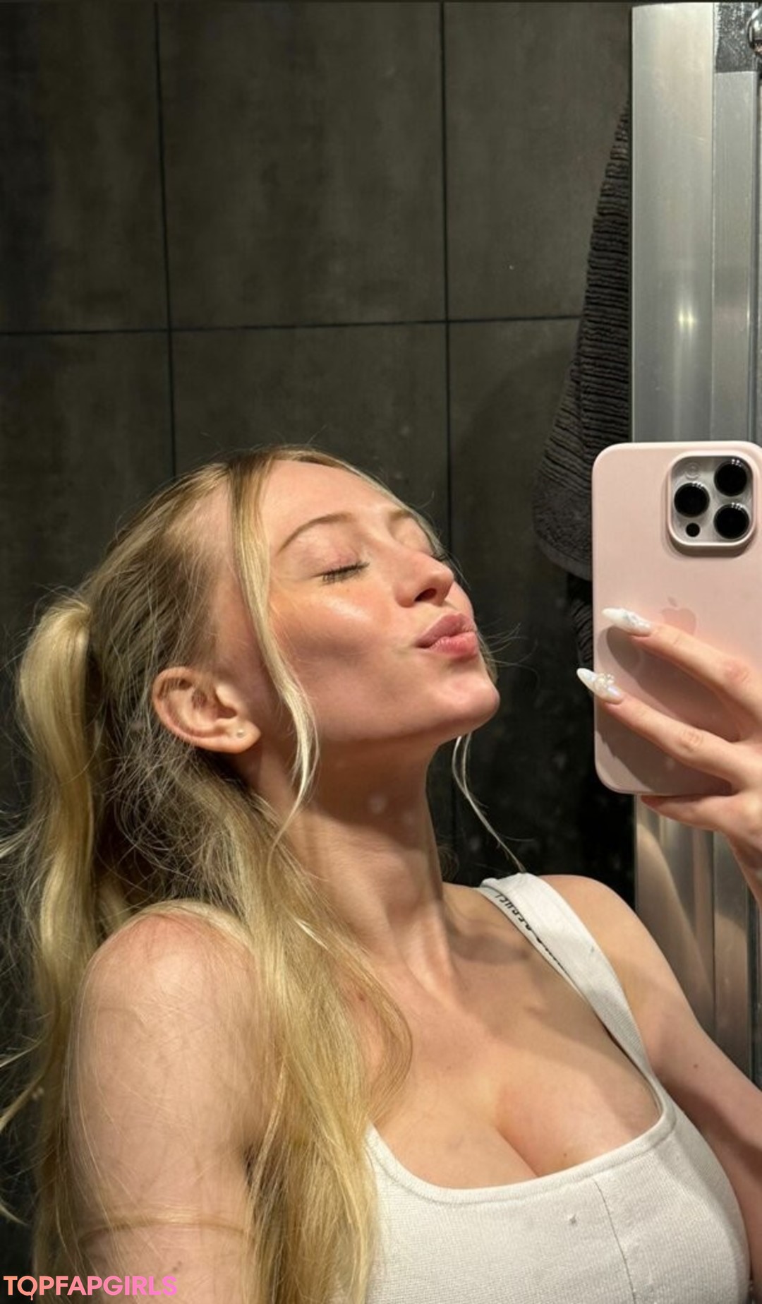 Photo nue de fuite OnlyFans de Sophia Diamond #734 Photo nue de fuite OnlyFans de Sophia Diamond #734