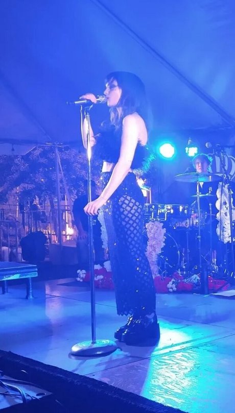 Lauren Mayberry
