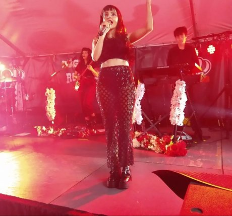 Lauren Mayberry