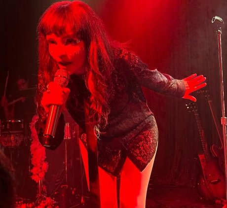 Lauren Mayberry