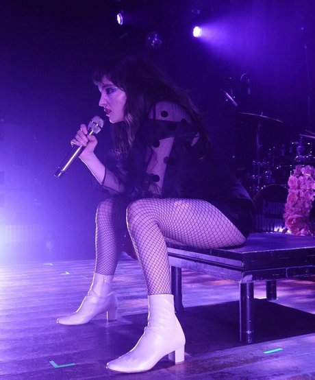 Lauren Mayberry