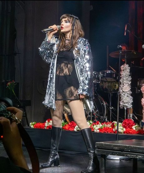 Lauren Mayberry