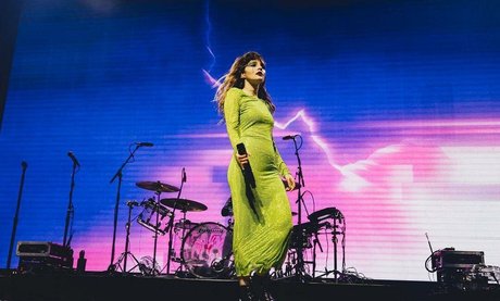 Photo nue de fuite OnlyFans de Lauren Mayberry