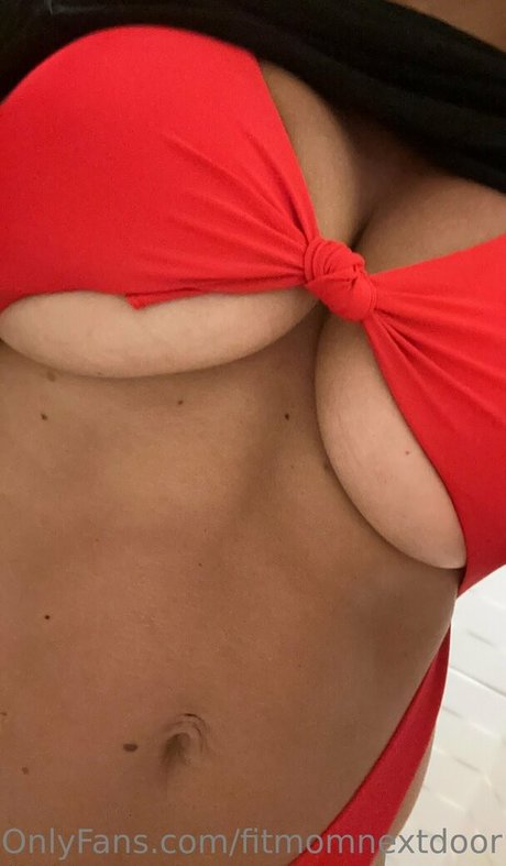 Photo nue de fuite OnlyFans de Fitmomnextdoor