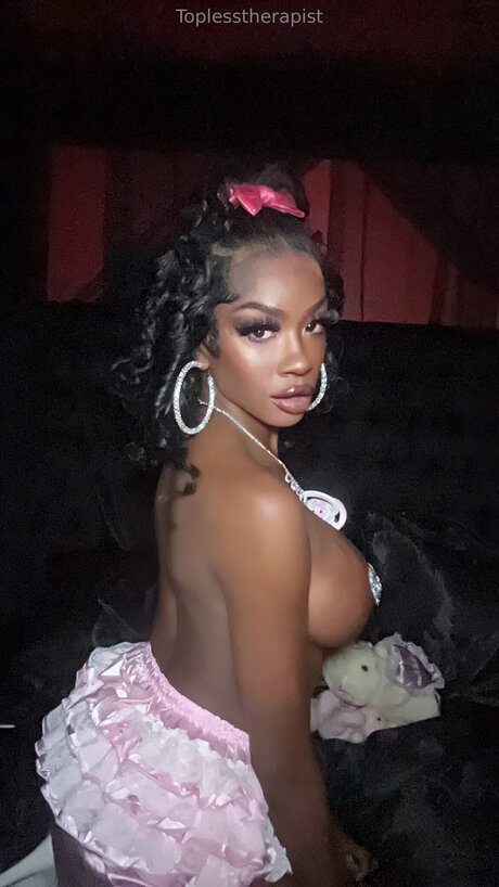 Photo nue de fuite OnlyFans de Toplesstherapist