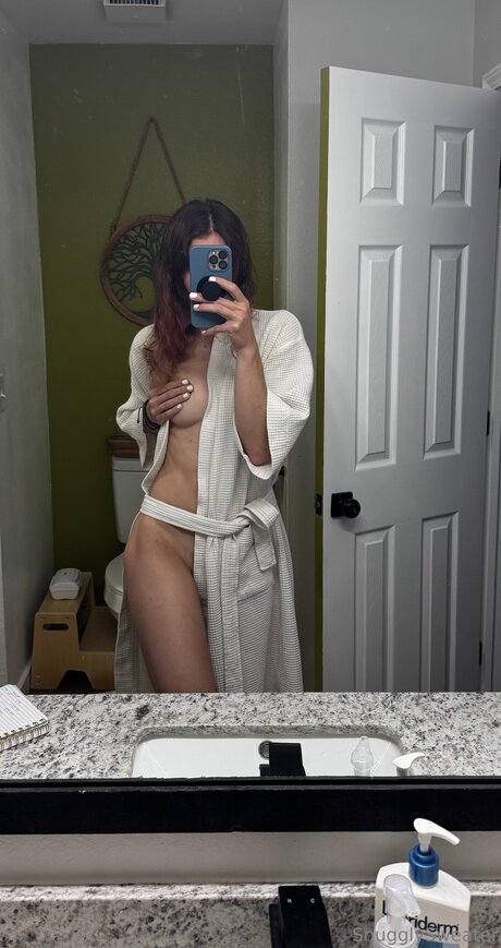 Photo nue de fuite OnlyFans de Snugglysweaterof