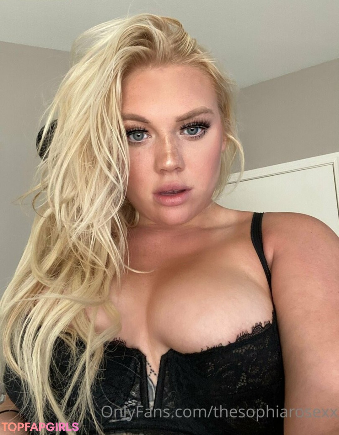 Photo nue de fuite OnlyFans de Thesophiarosexx #17 Photo nue de fuite OnlyFans de Thesophiarosexx #17