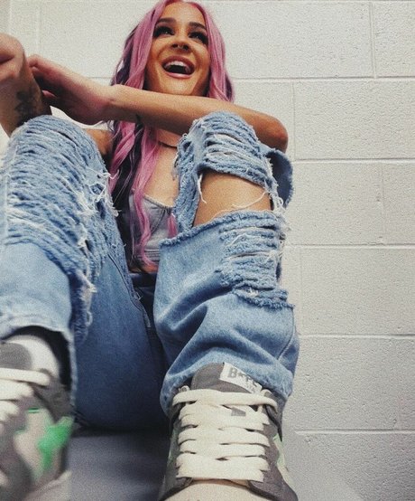 Dakota Kai
