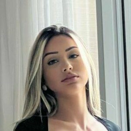 Photo nue de fuite OnlyFans de Sabrina Mingnini