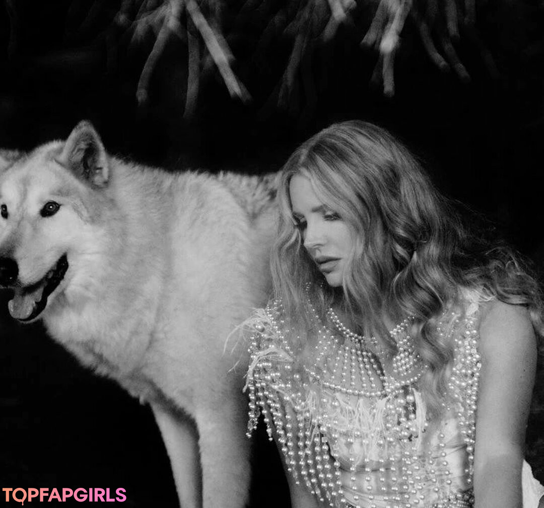 Photo nue de fuite OnlyFans de Lana Del Rey #196 Photo nue de fuite OnlyFans de Lana Del Rey #196