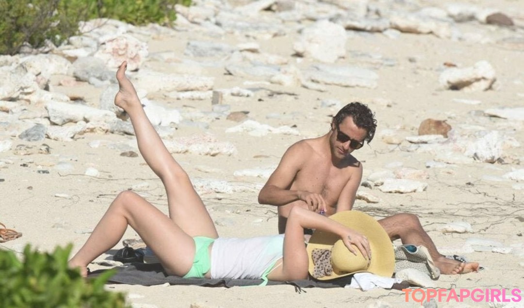 Photo nue de fuite OnlyFans de Lana Del Rey #338 Photo nue de fuite OnlyFans de Lana Del Rey #338