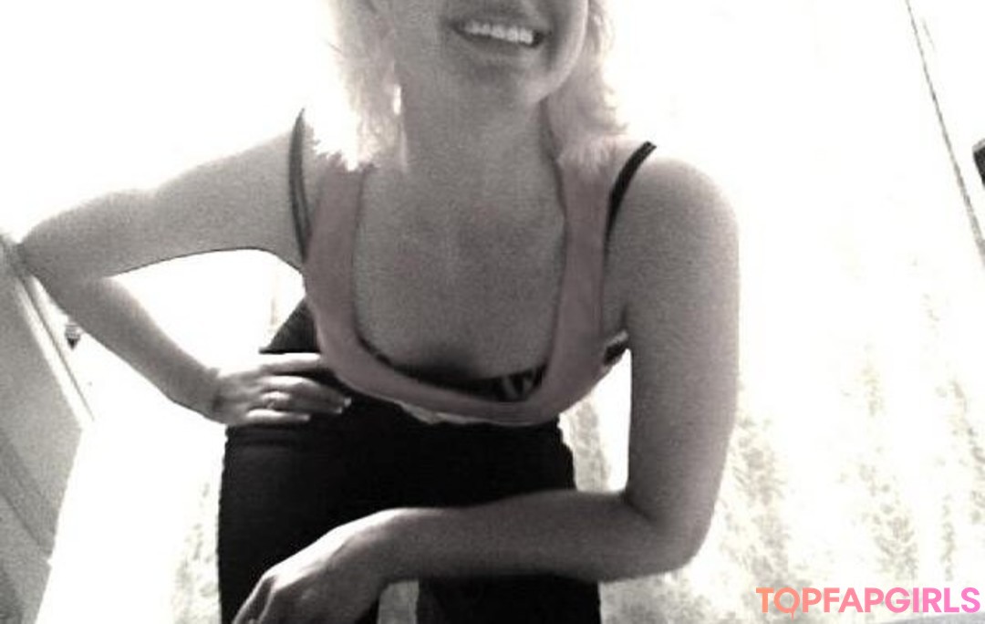 Photo nue de fuite OnlyFans de Lana Del Rey #389 Photo nue de fuite OnlyFans de Lana Del Rey #389