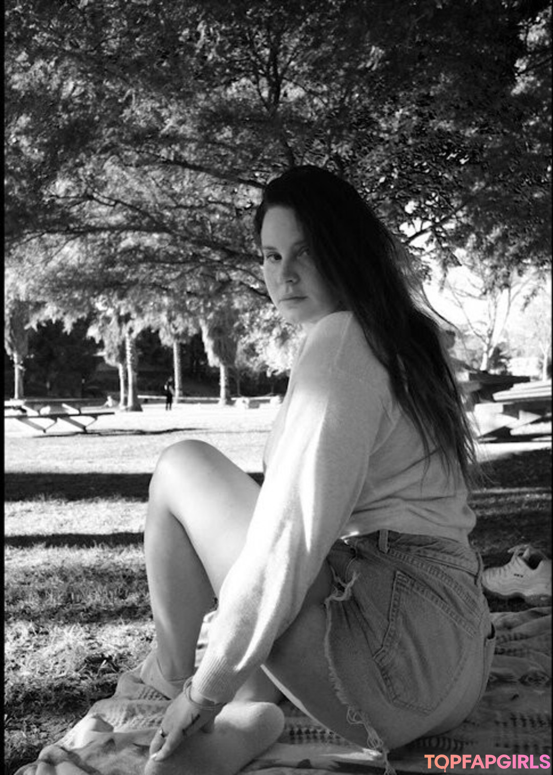 Photo nue de fuite OnlyFans de Lana Del Rey #409 Photo nue de fuite OnlyFans de Lana Del Rey #409